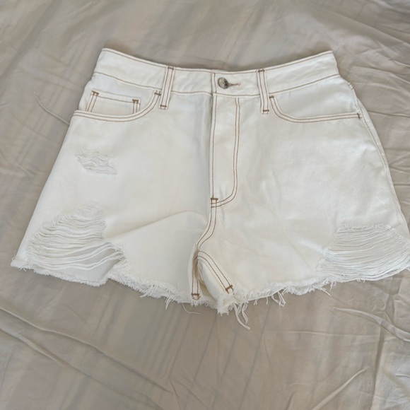 NEW Hollister White Denim Shorts - Picture 1 of 3